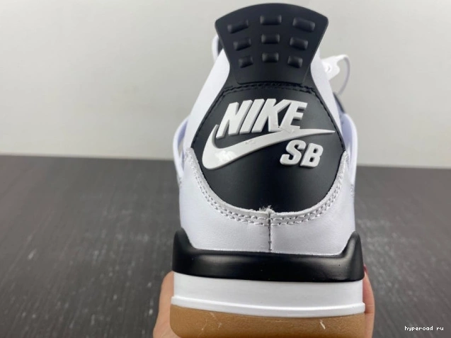 4 SB Jordan DR5415-100 x Nike Air 0902